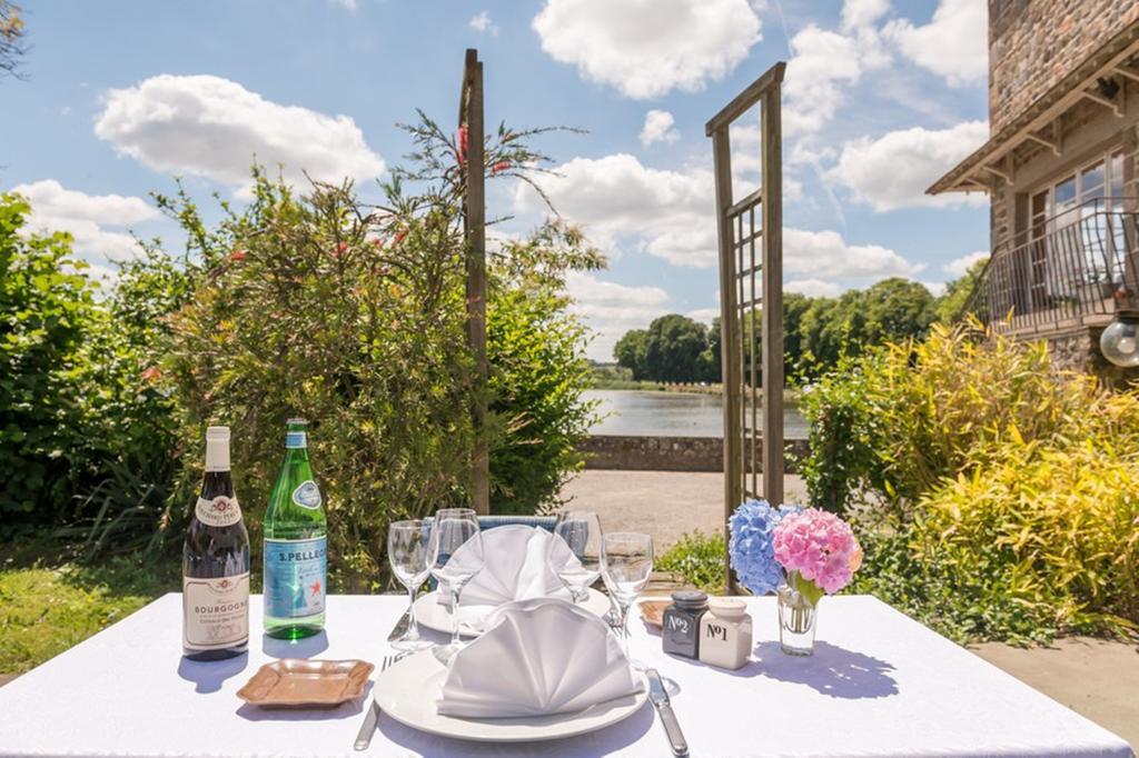 Hotel Restaurant Du Lac Combourg Kültér fotó